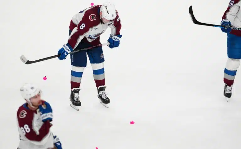 NHL-flopin päävalmentajalle vaaditaan potkuja – nyt puhuu joukkueen supertähti