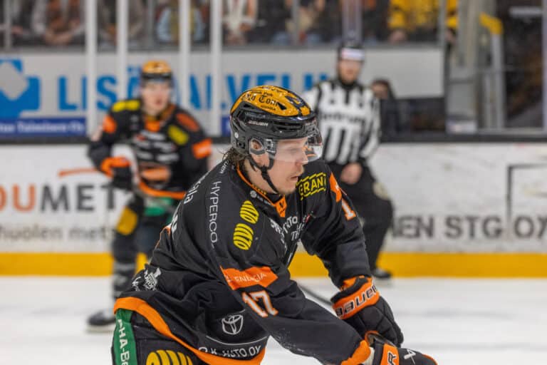 KooKoo karmeassa tilanteessa seiskapeliin