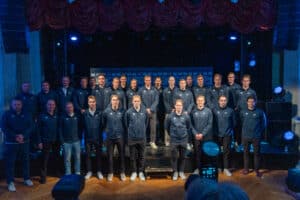 Tässä Leijonien ketjut MM-avaukseen