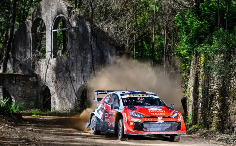 EK10: Sebastien Ogier kärkipaikalla Portugalin MM-rallissa, Sami Pajarilla ikävää draamaa