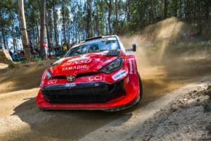 EK2: Toyota-tähdeltä kova veto – Portugalin MM-rallissa on uusi johtaja
