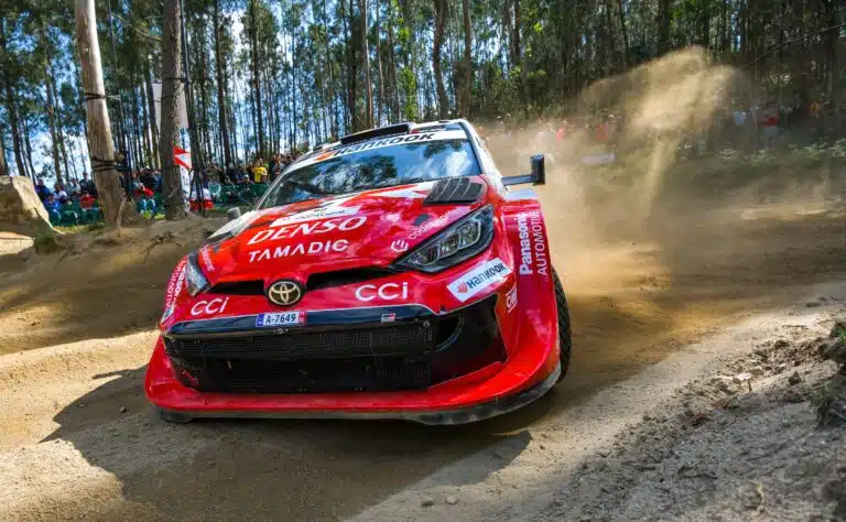 Oliver Solbergilla draamaa Portugalin MM-rallissa – ”Mitä tässä voi tehdä”