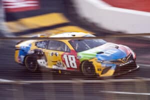 41-vuotias NASCAR-legenda ajoi simulaattoria – muutamaa tuntia myöhemmin hän oli kuollut 41-vuotias NASCAR-legenda ajoi simulaattoria – muutamaa tuntia myöhemmin hän oli kuollut