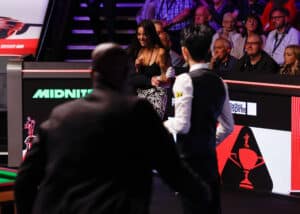 Aikuisviihdetähti aiheutti hämmennystä snookerin MM-finaalissa