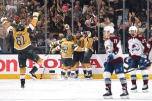 Mestarisuosikki kuilun partaalla NHL:ssä – karmea sulaminen Mestarisuosikki kuilun partaalla NHL:ssä – karmea sulaminen