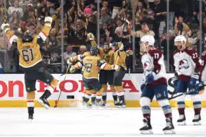 Mestarisuosikki kuilun partaalla NHL:ssä - karmea sulaminen Mestarisuosikki kuilun partaalla NHL:ssä – karmea sulaminen