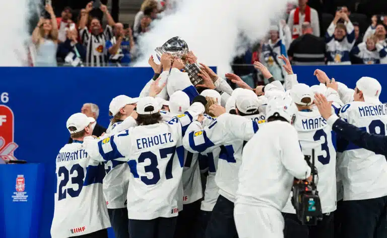 Leijonien kansanjuhlan esiintyjät selvillä – joukkue jo Suomessa Leijonien kansanjuhlan esiintyjät selvillä – joukkue jo Suomessa