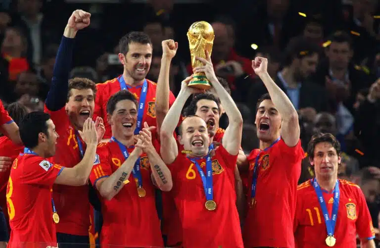 Espanjan 2010 maailmanmestari ei ehkä pääse MM-finaaliin – tästä on kyse
