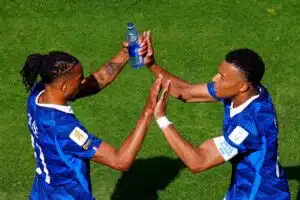 Mestarisuosikki Ranska selvitti vaikean haasteen MM-kisoissa - Kylian Mbappé teki historiaa Mestarisuosikki Ranska selvitti vaikean haasteen MM-kisoissa – Kylian Mbappé teki historiaa