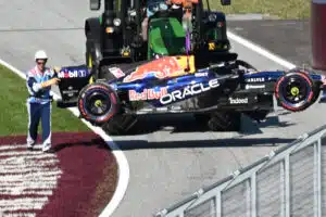 Draamaa: Max Verstappenilta karkasi Red Bull käsistä