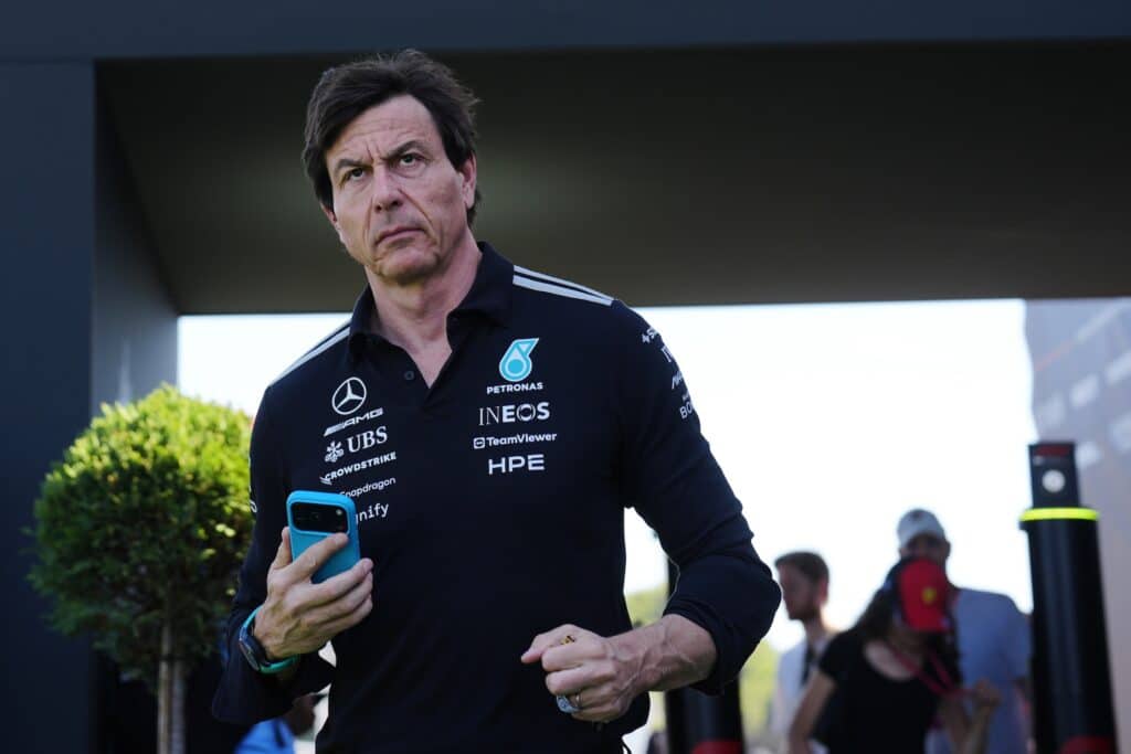 Toto Wolff vihjaa Ferrarin salaisesta suunnitelmasta - "He tekevät kaikkensa" Toto Wolff vihjaa Ferrarin salaisesta suunnitelmasta – ”He tekevät kaikkensa”
