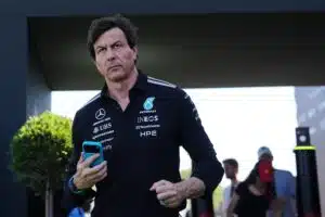 Mercedes harkitsee sääntömuutosta Kimi Antonellin ja George Russellin vuoksi Mercedes harkitsee sääntömuutosta Kimi Antonellin ja George Russellin vuoksi