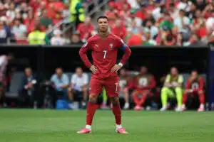 Cristiano Ronaldo oli unessa, mutta vältti penkkikomennuksen – Portugalin valmentaja selitteli