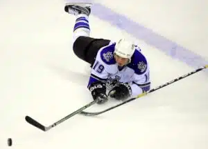 Teemu Selänteen ja Saku Koivun entinen NHL-joukkuekaveri on kuollut Teemu Selänteen ja Saku Koivun entinen NHL-joukkuekaveri on kuollut