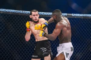 UFC-ottelijan tyrmännyt suomalaistähti Omar Tugarev Atleetille: ”Puhelin käy kuumana”