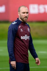 Christian Eriksen lyyhistyi kentän pintaan ystävyysottelussa