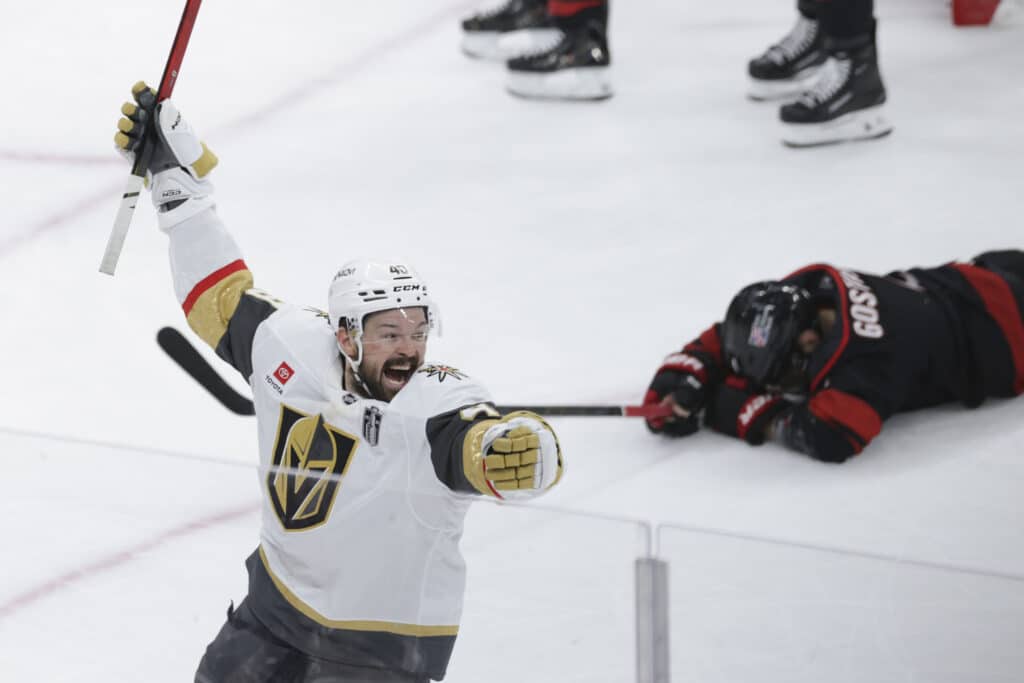 Carolina joutui pyörremyrskyyn - Vegas vei maalijuhlat Carolina joutui pyörremyrskyyn – Vegas vei maalijuhlat
