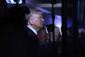 Donald Trump sai raivoisan vastaanoton newyorkilaisyleisöltä - NBA-finaalista muodostui trilleri Donald Trump sai raivoisan vastaanoton newyorkilaisyleisöltä – NBA-finaalista muodostui trilleri
