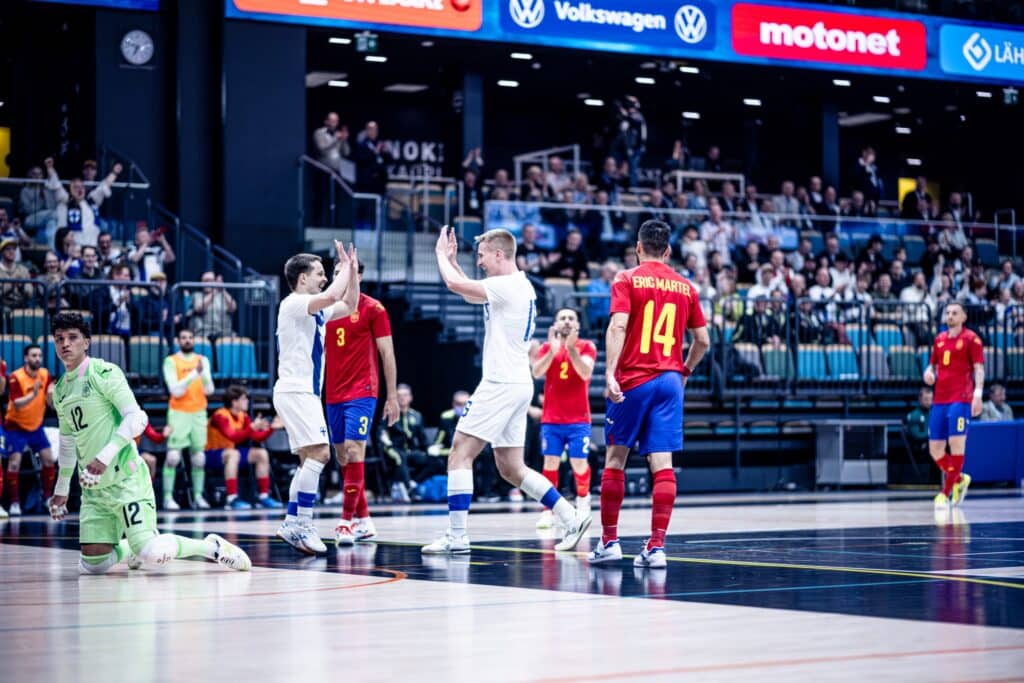 Futsalmaajoukkueella kova arpaonni – Euroopan mestari samaan karsintalohkoon Futsalmaajoukkueella kova arpaonni – Euroopan mestari samaan karsintalohkoon
