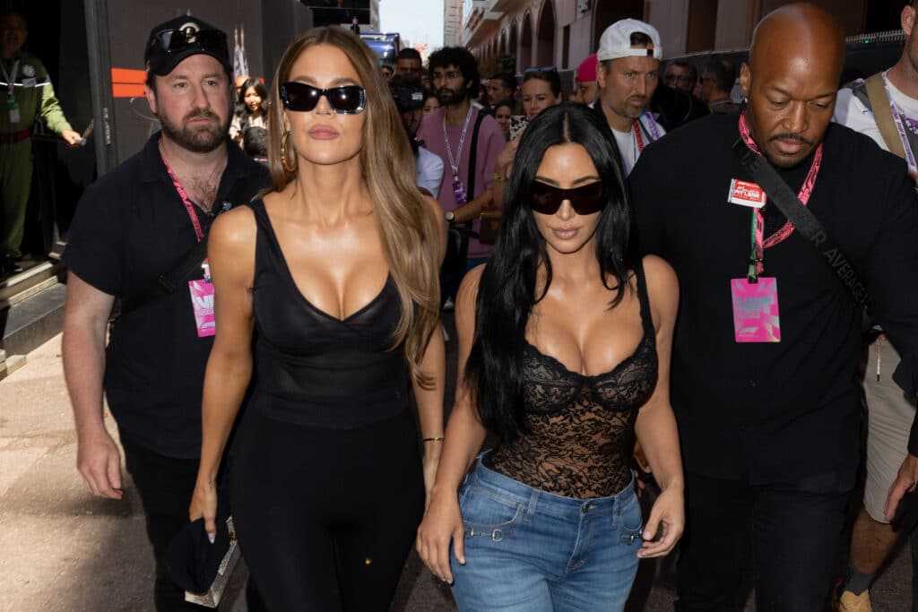Kim Kardashianin tökerö käytös Monacossa hätkähdytti - "Ei tarvitse työntää" Kim Kardashianin tökerö käytös Monacossa hätkähdytti – ”Ei tarvitse työntää”