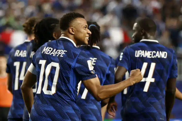 Kylian Mbappe pysyy Lionel Messin kintereillä – Ranskalle jyräsi Irakin