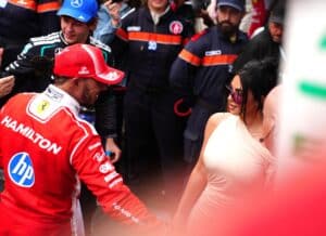 Lewis Hamiltonilta iso vihjaus