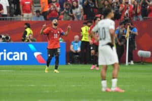 Mohamed Salah johdatti Egyptin historialliseen voittoon