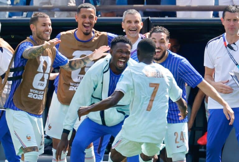 Ranska jyräsi lohkovoittoon – Senegal järjesti maalijuhlat