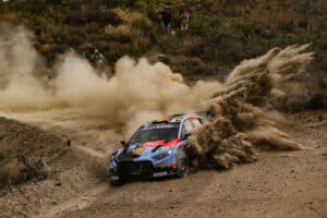 EK10: Thierry Neuville ei luovuta – Kreikassa jännittävä sekuntitaistelu