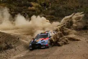 EK10: Thierry Neuville ei luovuta – Kreikassa jännittävä sekuntitaistelu