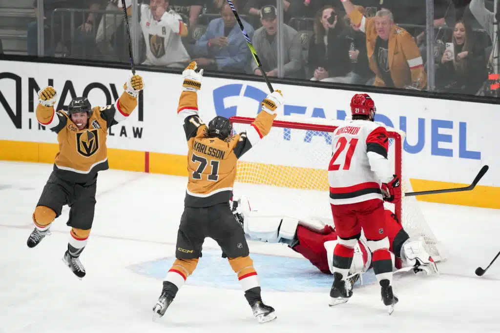 Huima kolmas Stanley Cupin finaali – dramaattinen ratkaisu jatkoajalla Huima kolmas Stanley Cupin finaali – dramaattinen ratkaisu jatkoajalla