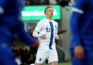 Veikkausliiga-seura iski tuplahankinnat Ruotsista ja Englannista - suomalaistalentti palaa kotimaahan Veikkausliiga-seura iski tuplahankinnat Ruotsista ja Englannista – suomalaistalentti palaa kotimaahan
