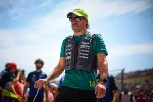 Fernando Alonso asetti selvän ehdon F1-uransa jatkolle – yksi asia ei enää riitä Fernando Alonso asetti selvän ehdon F1-uransa jatkolle – yksi asia ei enää riitä