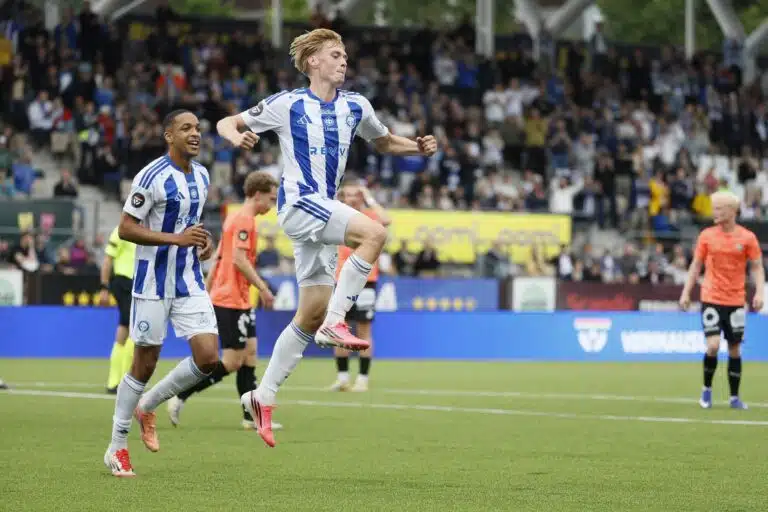 HJK:n Santeri Haarala juhlii maalia