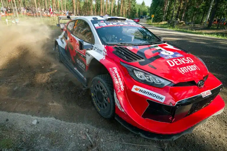 EK18: Sami Pajari esittää murskaavaa ylivoimaa – ”Nautin tästä”