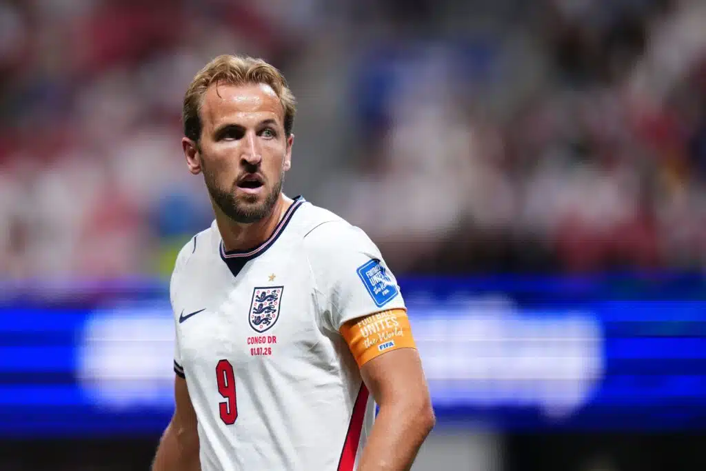 Harry Kane kehotti juhlimaan pubeissa Harry Kane kehotti juhlimaan pubeissa