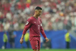 Roberto Martinez paljasti sanansa itkevälle Cristiano Ronaldolle Roberto Martinez paljasti sanansa itkevälle Cristiano Ronaldolle