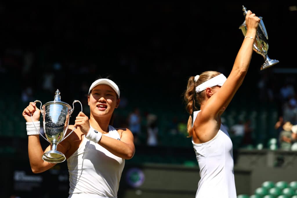 Kiinalaispeluri voitti Wimbledonin ensimmäistä kertaa Kiinalaispeluri voitti Wimbledonin ensimmäistä kertaa