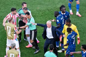 Näin Ranskan Didier Deschamps kommentoi sikailuottelua Näin Ranskan Didier Deschamps kommentoi sikailuottelua