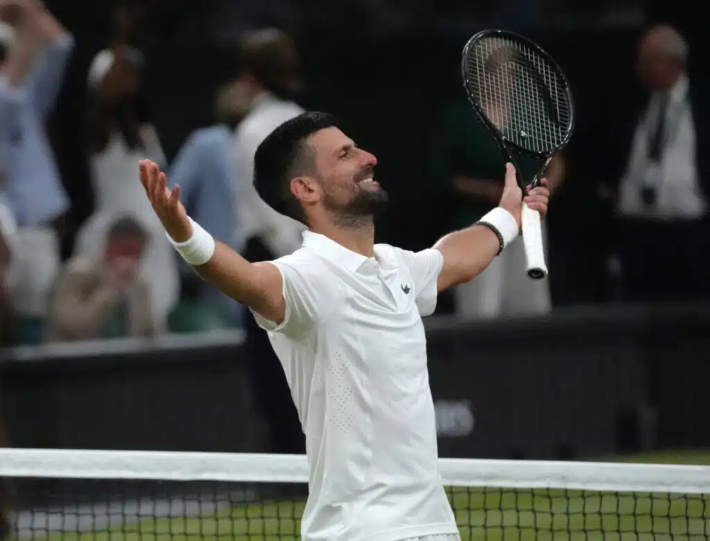 Novak Djokovic näytti kaapin paikan historiallisessa ottelussa - "Nämä ovat niitä hetkiä" Novak Djokovic näytti kaapin paikan historiallisessa ottelussa – ”Nämä ovat niitä hetkiä”