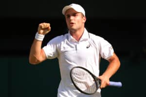 Wimbledonin jättisensaatiolla poikkeuksellinen perhetausta