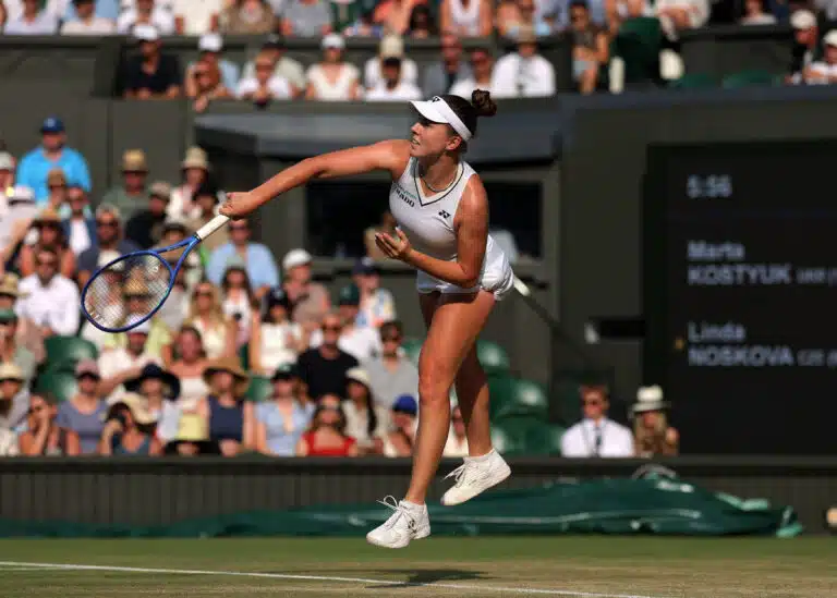 Linda Nosková voitti Wimbledonin dramaattisessa tšekkifinaalissa