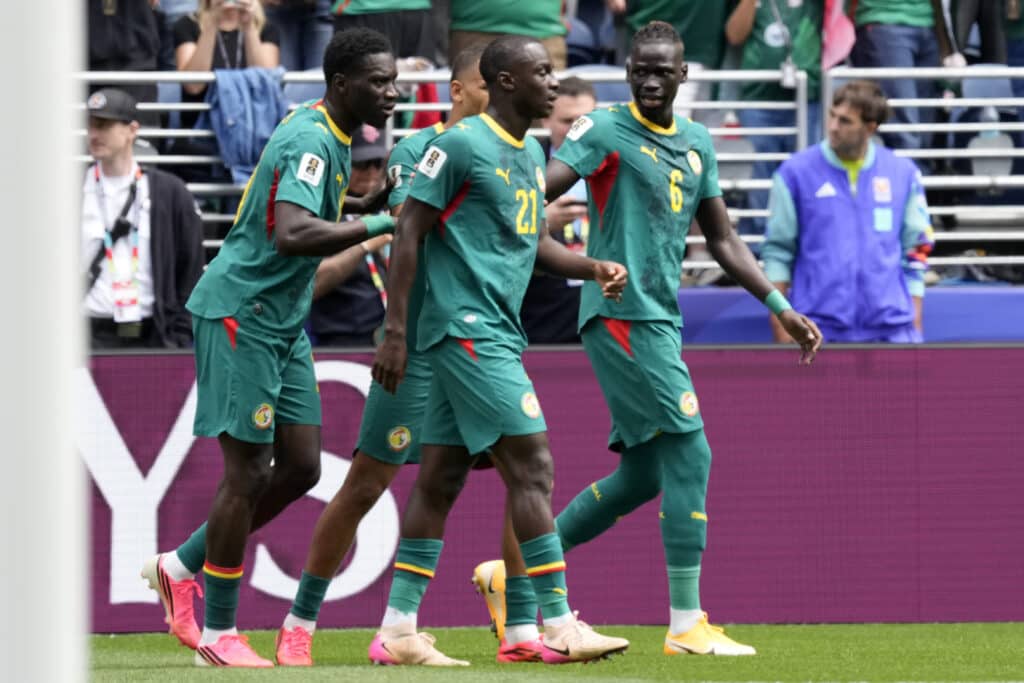 Senegalilaisten käytös kummastutti Senegalilaisten käytös kummastutti