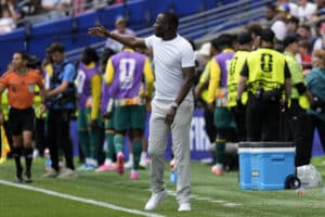 Senegalin jalkapalloliitto erotti Pape Thiawin MM-kisojen katkeran tappion jälkeen
