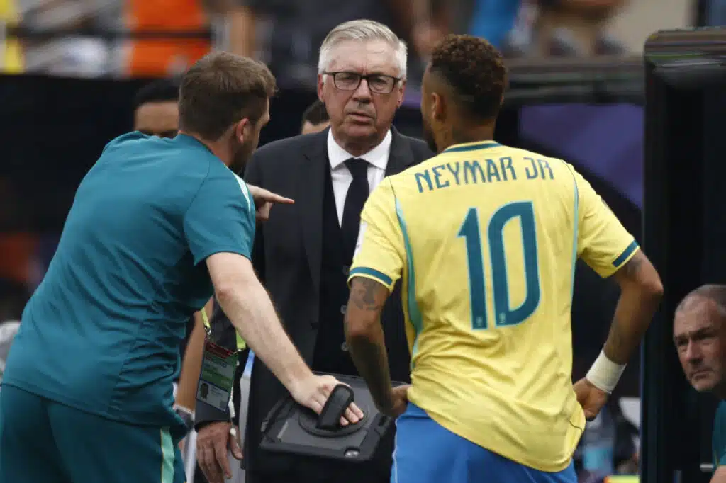 Carlo Ancelotti höpisi Brasilian surkeasta tappiosta potkupallojargonia Carlo Ancelotti höpisi Brasilian surkeasta tappiosta potkupallojargonia
