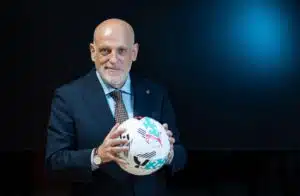 Jalkapallopomo hyökkäsi rajusti FIFA:aa vastaan - puhui "myötäilevästä hiljaisuudesta" Jalkapallopomo hyökkäsi rajusti FIFA:aa vastaan – puhui ”myötäilevästä hiljaisuudesta”