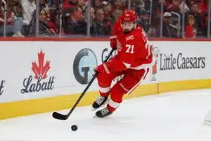 NHL:ssä muhii nyt todellinen jättikauppa - Montreal kaappaa tähtisentterin? NHL:ssä muhii nyt todellinen jättikauppa – Montreal kaappaa tähtisentterin?