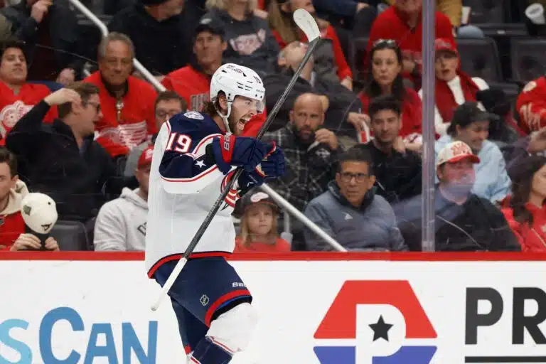 NHL-tähti Adam Fantilli ilman sopimusta – kolme seuraa vaanii jo tähtinuorukaista
