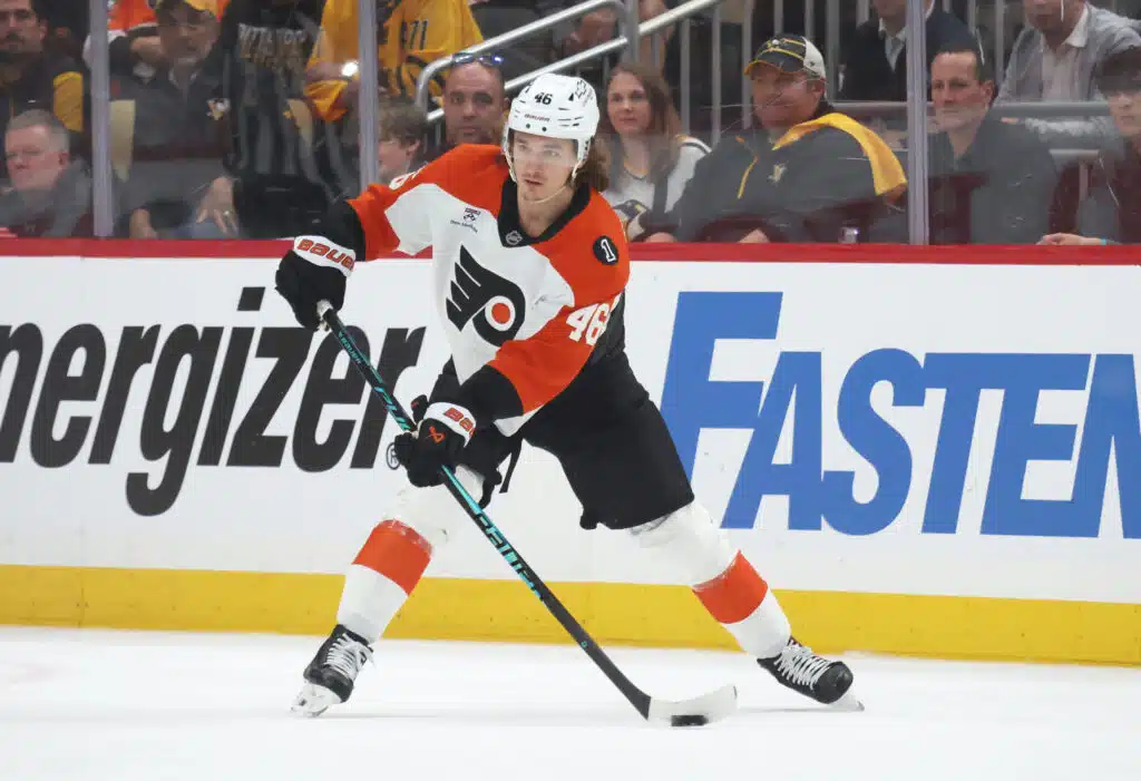 NHL-seura kontannut avausviikolla - tähti kertoi huolensa Philadelphia Flyersin Trevor Zegras teki jatkosopimuksen