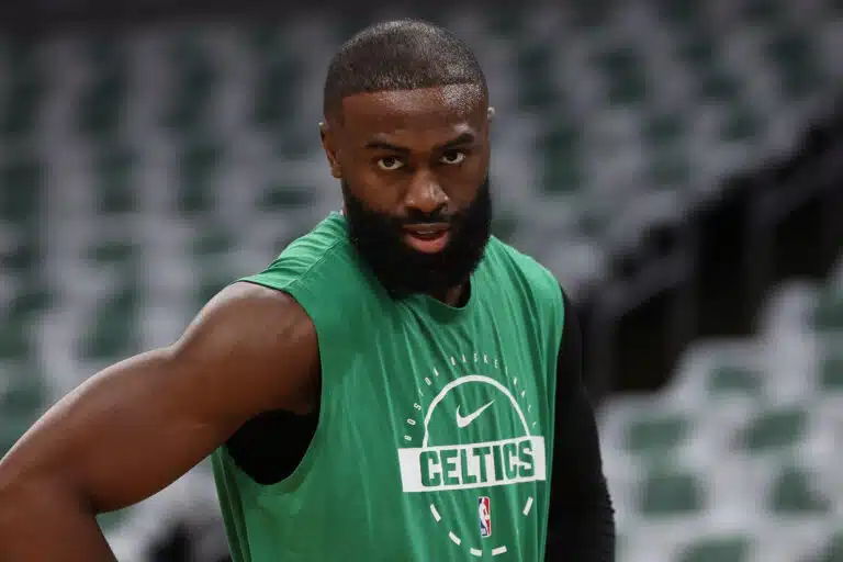 NBA:ssa jysähti todellinen jättikauppa